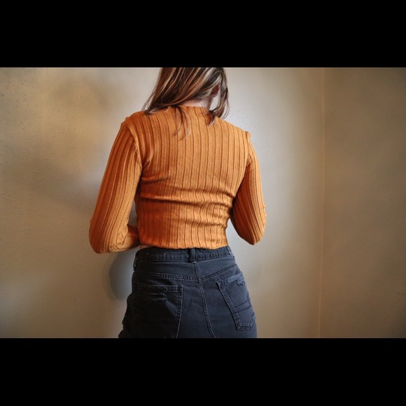 Vintage looking golden sweater crop - Picture 6 of 6